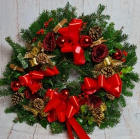 Traditional Deluxe Holly Wreath